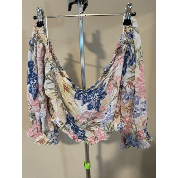 Billabong Tops - Women's Billabong Floral Off-Shoulder Crop Top - Size L/G